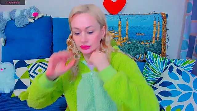 EllenMoore online show from 12-20-24, 02:41