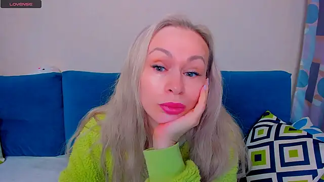 EllenMoore online show from 10-01-25, 03:01