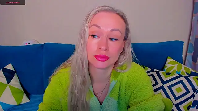 EllenMoore online show from 10-14-25, 03:07