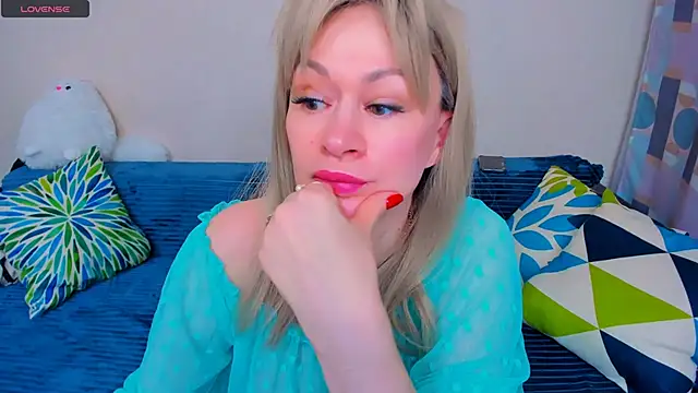 EllenMoore online show from 03-24-26, 03:33