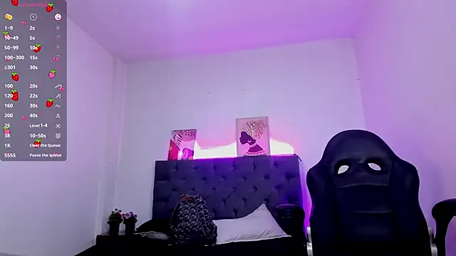 Snapshot of Ellie_Alves chatting on 10-23-25, 01:10 Ellie Alves online show from 10-23-25, 01:10