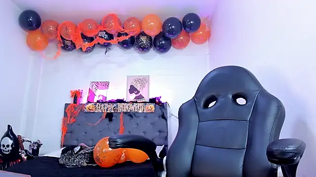 Snapshot of Ellie_Alves chatting on 10-31-25, 01:12 Ellie Alves online show from 10-31-25, 01:12