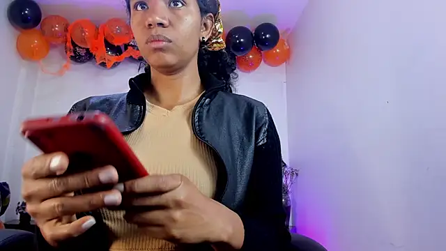 Snapshot of Ellie_Alves chatting on 11-04-25, 01:21 Ellie Alves online show from 11-04-25, 01:21