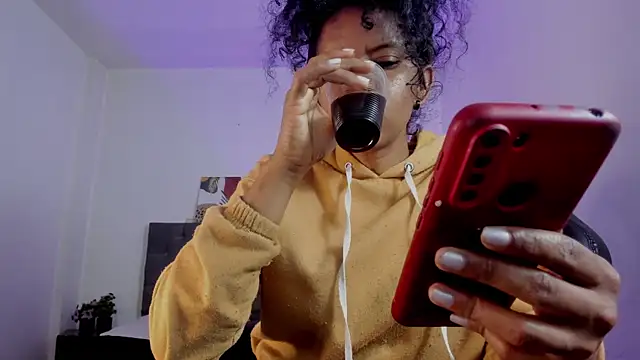 Snapshot of Ellie_Alves chatting on 11-09-25, 02:26 Ellie Alves online show from 11-09-25, 02:26