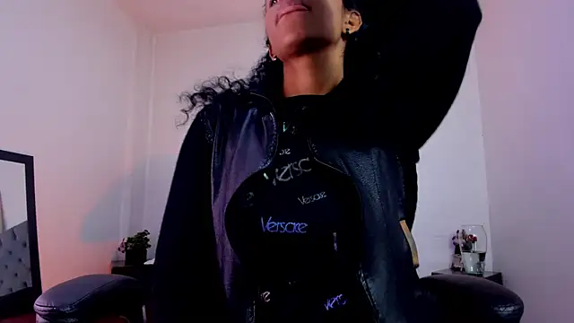 Snapshot of Ellie_Alves chatting on 11-24-25, 02:28 Ellie Alves online show from 11-24-25, 02:28