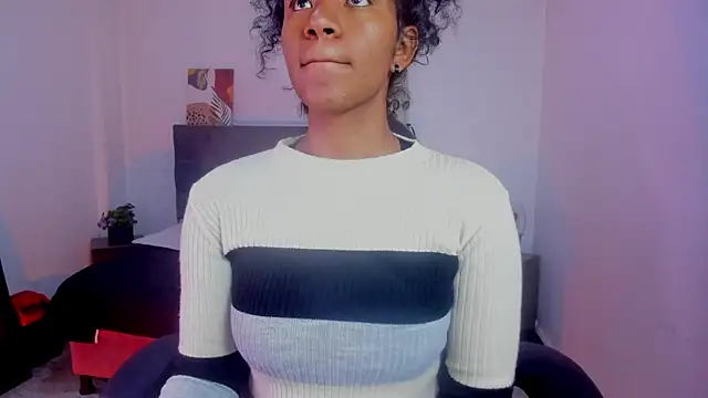 Snapshot of Ellie_Alves chatting on 11-25-25, 03:45 Ellie Alves online show from 11-25-25, 03:45