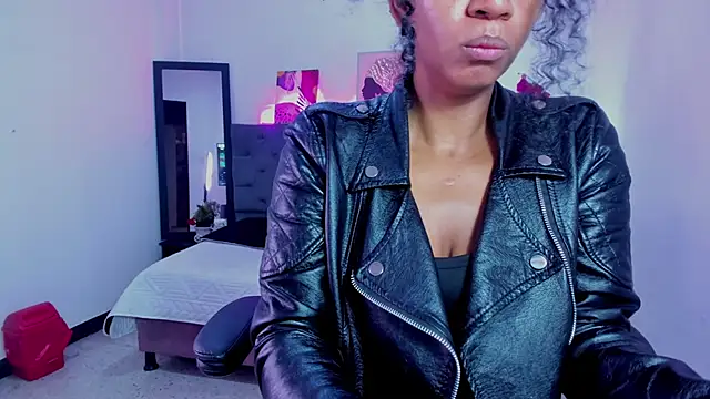 Snapshot of Ellie_Alves chatting on 12-16-25, 03:06 Ellie Alves online show from 12-16-25, 03:06