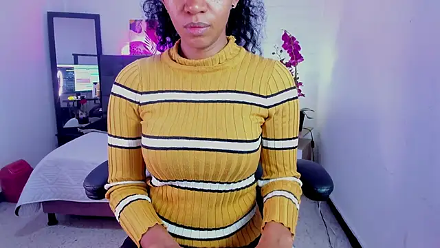 Snapshot of Ellie_Alves chatting on 12-20-25, 02:46 Ellie Alves online show from 12-20-25, 02:46