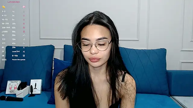 Snapshot of kwana_colada chatting on 11-11-25, 01:22 kwana colada online show from 11-11-25, 01:22