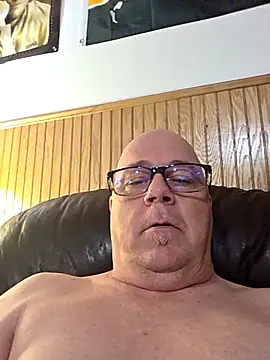 Snapshot of horny4you1 chatting on 11-20-25, 01:00 horny4you1 online show from 11-20-25, 01:00