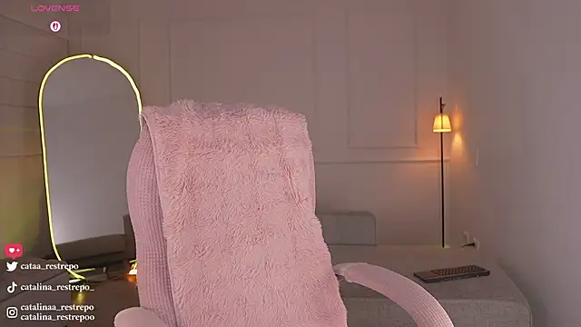 CATALINA RESTREPO online show from 10-22-25, 02:56