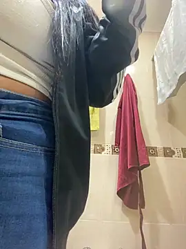 Snapshot of Fancyxlove chatting on 10-27-25, 12:42 Fancyxlove online show from 10-27-25, 12:42