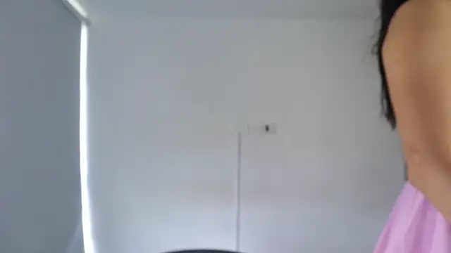 Snapshot of _Vahos_ chatting on 01-08-25, 05:59 Vahos online show from 01-08-25, 05:59