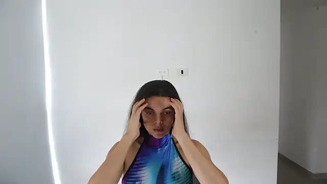 Snapshot of _Vahos_ chatting on 02-06-25, 06:13 Vahos online show from 02-06-25, 06:13