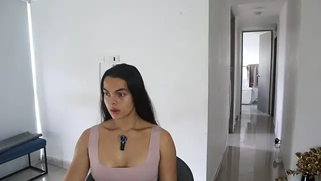 Snapshot of _Vahos_ chatting on 02-28-25, 06:20 Vahos online show from 02-28-25, 06:20