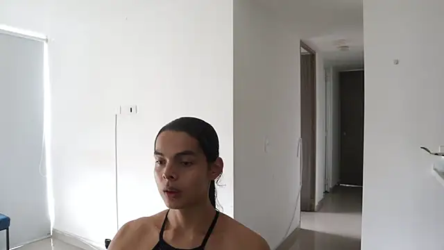 Snapshot of _Vahos_ chatting on 03-18-25, 06:15 Vahos online show from 03-18-25, 06:15