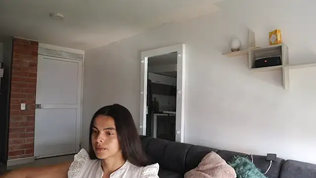 Snapshot of _Vahos_ chatting on 09-19-25, 05:02 Vahos online show from 09-19-25, 05:02