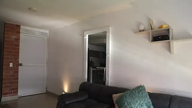 Snapshot of _Vahos_ chatting on 09-25-25, 05:16 Vahos online show from 09-25-25, 05:16