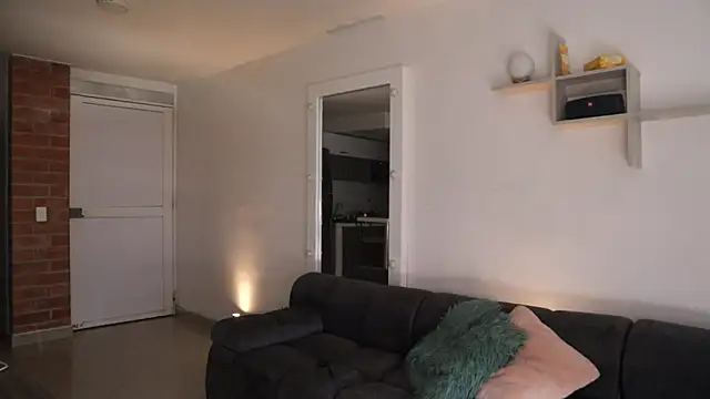 Snapshot of _Vahos_ chatting on 09-30-25, 05:18 Vahos online show from 09-30-25, 05:18