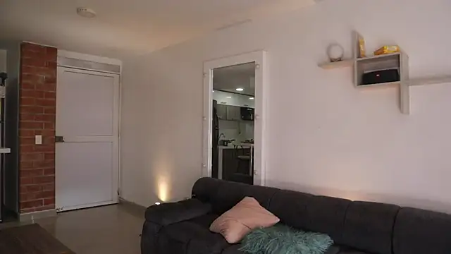 Snapshot of _Vahos_ chatting on 10-10-25, 05:23 Vahos online show from 10-10-25, 05:23