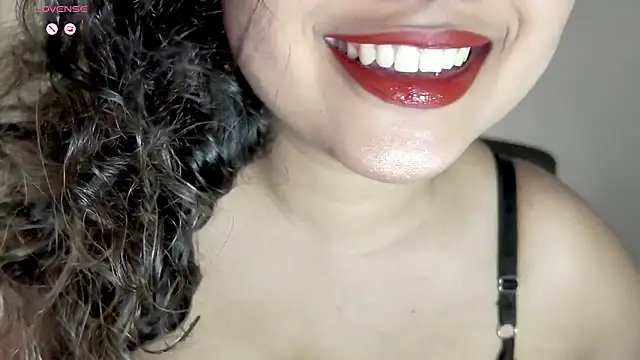 Snapshot of _neesha_414_ chatting on 05-22-26, 06:02 neesha 414 online show from 05-22-26, 06:02