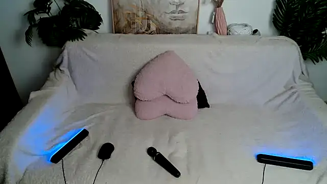 Snapshot of SEXY-GODDESabrina chatting on 01-25-25, 04:02 SEXY-GODDESabrina online show from 01-25-25, 04:02