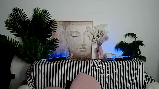 Snapshot of SEXY-GODDESabrina chatting on 03-22-25, 02:16 SEXY-GODDESabrina online show from 03-22-25, 02:16