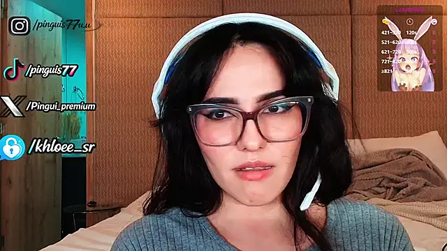 Snapshot of khloe_sr chatting on 03-09-26, 05:00 khloe sr online show from 03-09-26, 05:00