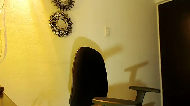 Snapshot of dalilasquirt1 chatting on 07-11-26, 01:03 dalilasquirt1 online show from 07-11-26, 01:03