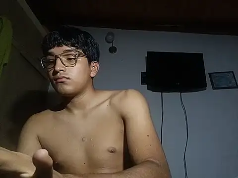 Snapshot of Juan_Polla31 chatting on 10-27-25, 03:10 Juan Polla31 online show from 10-27-25, 03:10