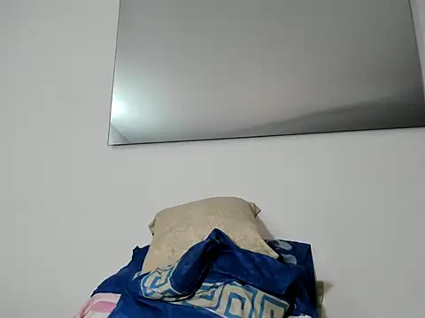 Snapshot of foxy-porn1 chatting on 02-15-25, 11:47 foxy-porn1 online show from 02-15-25, 11:47