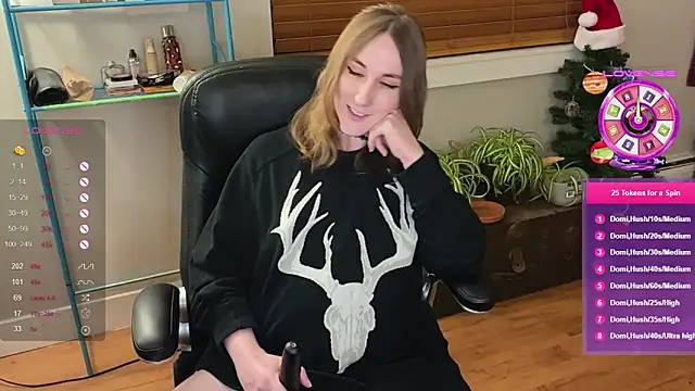 luluvaladon online show from 12-25-24, 04:12