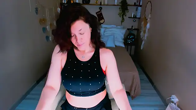 AnaMills online show from 12-16-25, 10:20