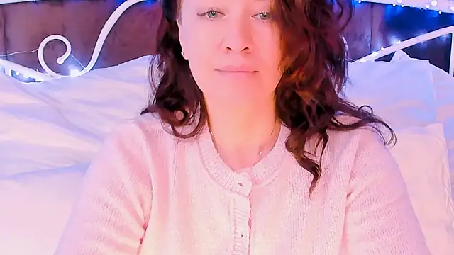 AnaMills online show from 12-20-25, 10:11