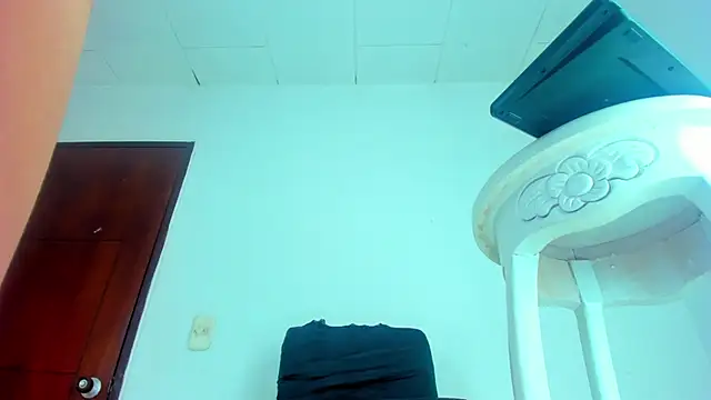 Snapshot of SEXYBABYGIRLTS chatting on 02-14-25, 07:02 SEXYBABYGIRLTS online show from 02-14-25, 07:02