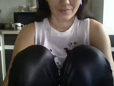 Snapshot of Katesweetkate chatting on 12-16-24, 01:32 Katesweetkate online show from 12-16-24, 01:32