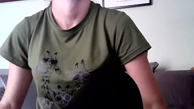 Snapshot of Katesweetkate chatting on 09-11-25, 09:20 Katesweetkate online show from 09-11-25, 09:20