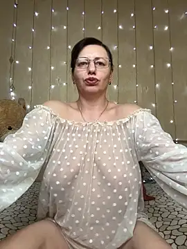 Amberhotqueen online show from 02-12-26, 11:16