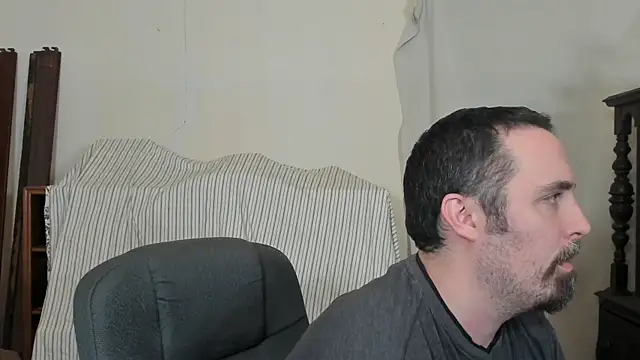 Snapshot of Metalstud chatting on 02-20-26, 06:26 Metalstud online show from 02-20-26, 06:26