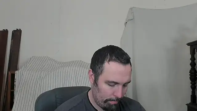 Snapshot of Metalstud chatting on 02-24-26, 05:27 Metalstud online show from 02-24-26, 05:27