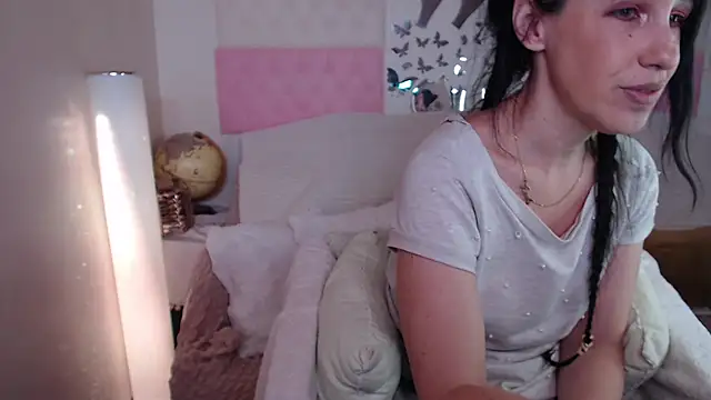 -carla- online show from 11-26-25, 02:40