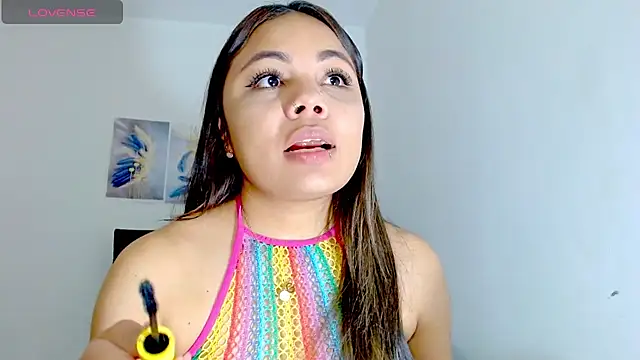 Snapshot of Kylie_loveee chatting on 11-15-25, 02:46 Kylie loveee online show from 11-15-25, 02:46