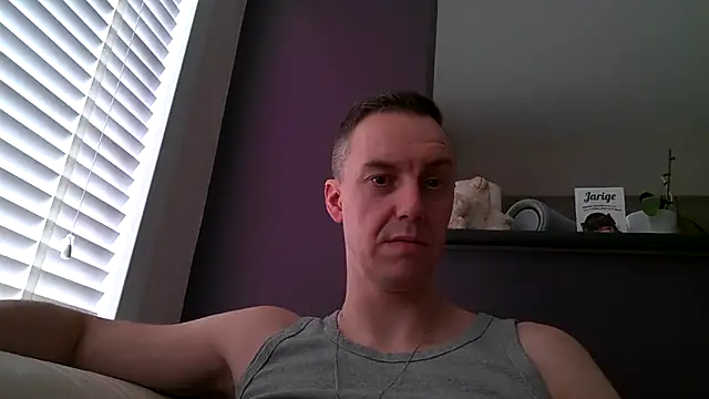 Snapshot of ploki2180 chatting on 03-15-25, 11:19 ploki2180 online show from 03-15-25, 11:19