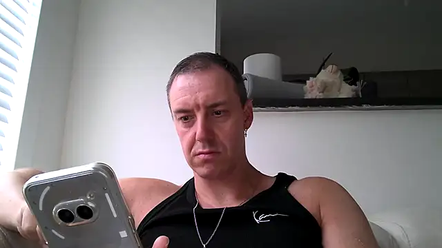 Snapshot of ploki2180 chatting on 12-14-25, 10:20 ploki2180 online show from 12-14-25, 10:20