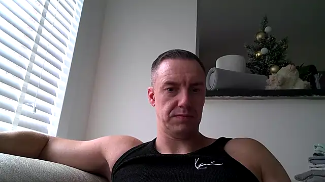 Snapshot of ploki2180 chatting on 01-11-26, 12:43 ploki2180 online show from 01-11-26, 12:43