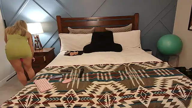 Snapshot of xxyourgirlblair chatting on 02-24-25, 03:42 xxyourgirlblair online show from 02-24-25, 03:42