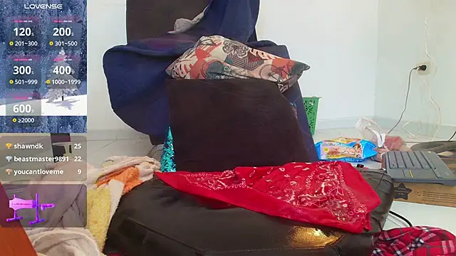 Snapshot of abigail_curvy chatting on 01-15-25, 07:23 abigail curvy online show from 01-15-25, 07:23