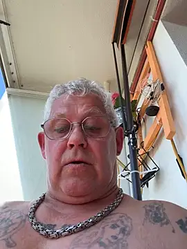 Snapshot of smaili1513 chatting on 05-25-26, 12:55 smaili1513 online show from 05-25-26, 12:55