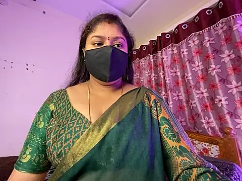 Snapshot of Love_4Sex chatting on 05-18-26, 01:35 Love 4Sex online show from 05-18-26, 01:35
