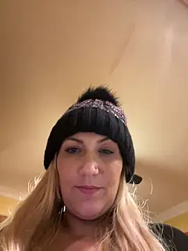 Snapshot of LittleMissEeve chatting on 02-20-25, 05:07 LittleMissEeve online show from 02-20-25, 05:07